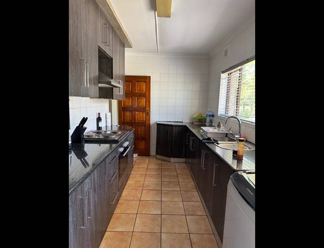 3 BEDROOM FREEHOLD FOR SALE IN SCOTTSVILLE EXT